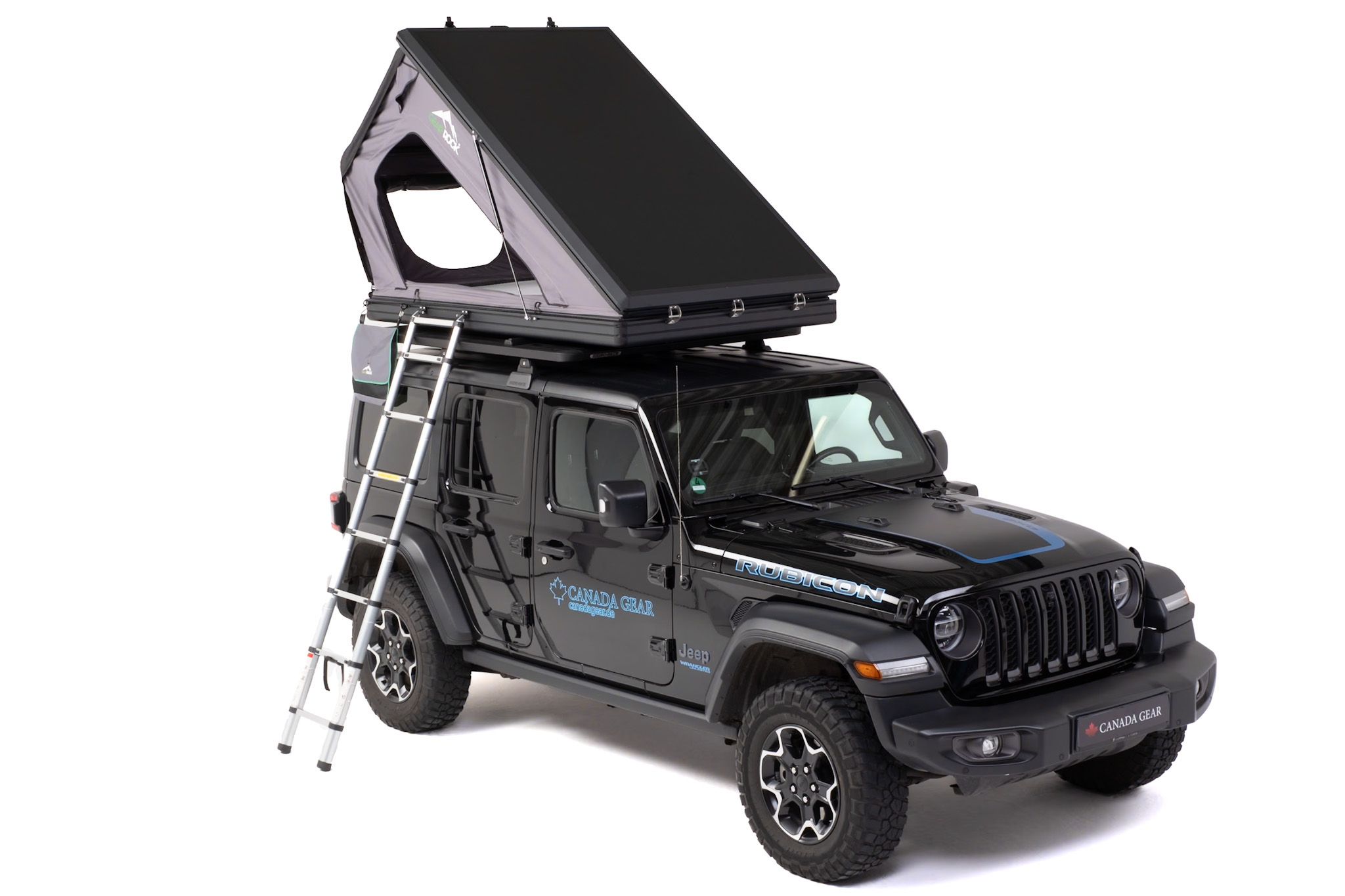 Tenda da tetto Gear Rock Revelstoke Pro aperta  su fuoristrada Jeep Wrangler