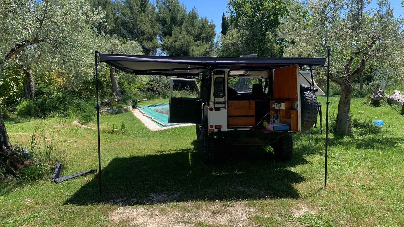 tendalino 270° per Defender vista posteriore